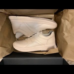 NWB Everlane Treads in Pink